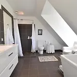 Сasa de vacaciones Seven-bedroom In Orbak