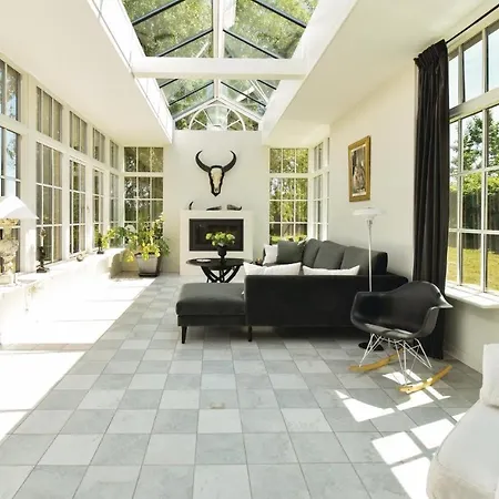 Casa vacanze Seven-bedroom In Orbak