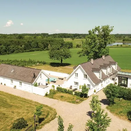 Casa vacanze Seven-bedroom In Orbak