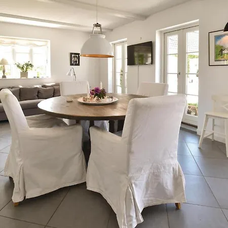 Casa vacanze Seven-bedroom In Orbak