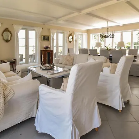 Seven-bedroom In Orbak Casa vacanze *