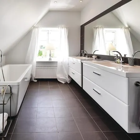 Casa vacanze Seven-bedroom In Orbak Orbaek (Nyborg)