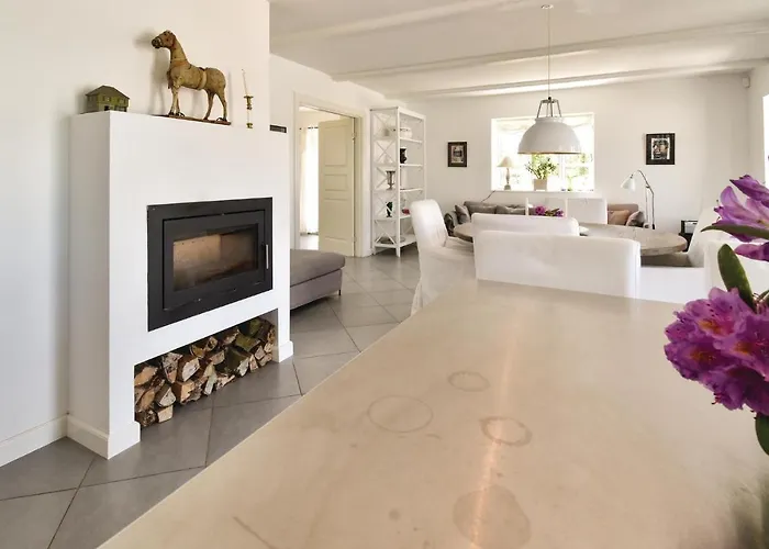 Seven-bedroom In Orbak Holiday home *