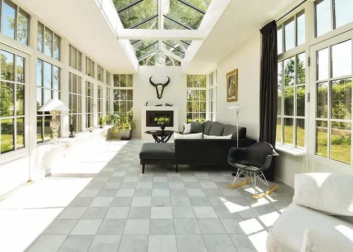 Holiday home Seven-bedroom In Orbak