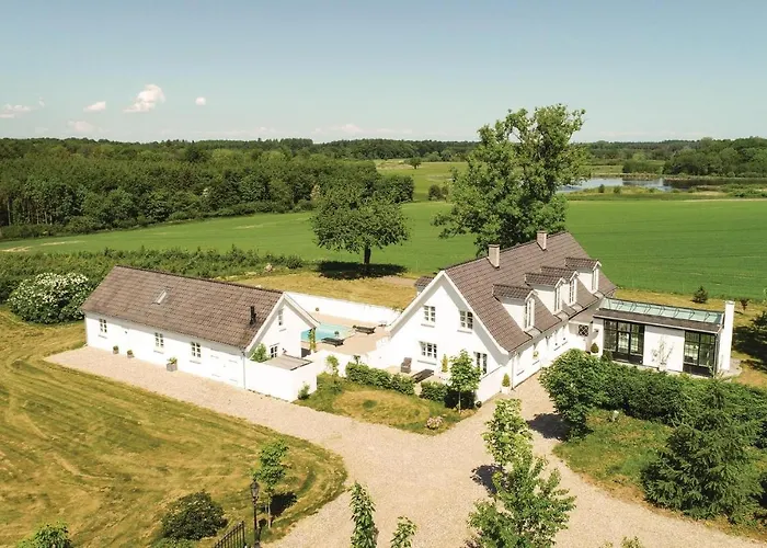 Holiday home Seven-bedroom In Orbak