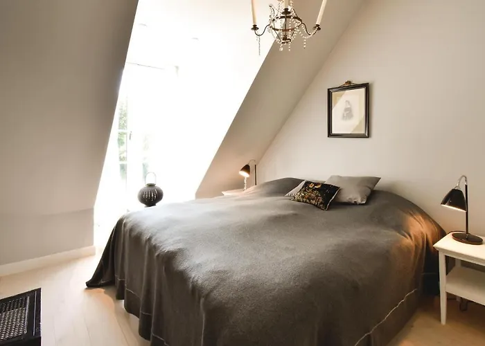 Holiday home Seven-bedroom In Orbak