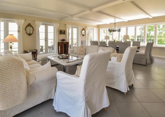 Seven-bedroom In Orbak Holiday home *