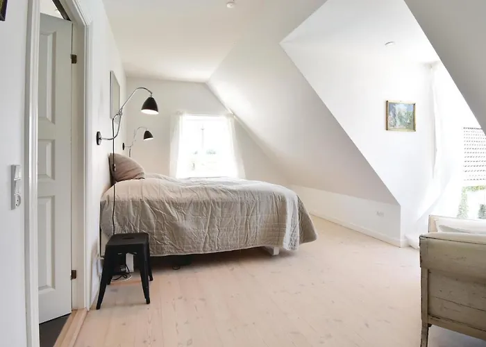 Seven-bedroom In Orbak Holiday home *