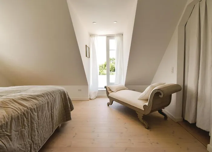 Seven-bedroom In Orbak Holiday home *